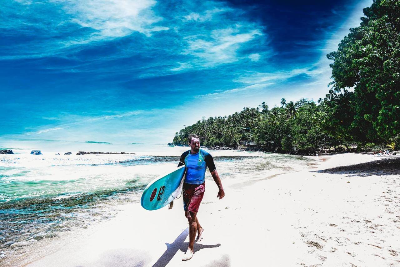 Готель Surf Sea Breeze Мірісса Екстер'єр фото